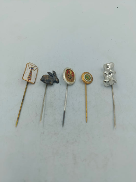 Vintage Anstecknadeln Set mit fünf verschiedenen Motiven