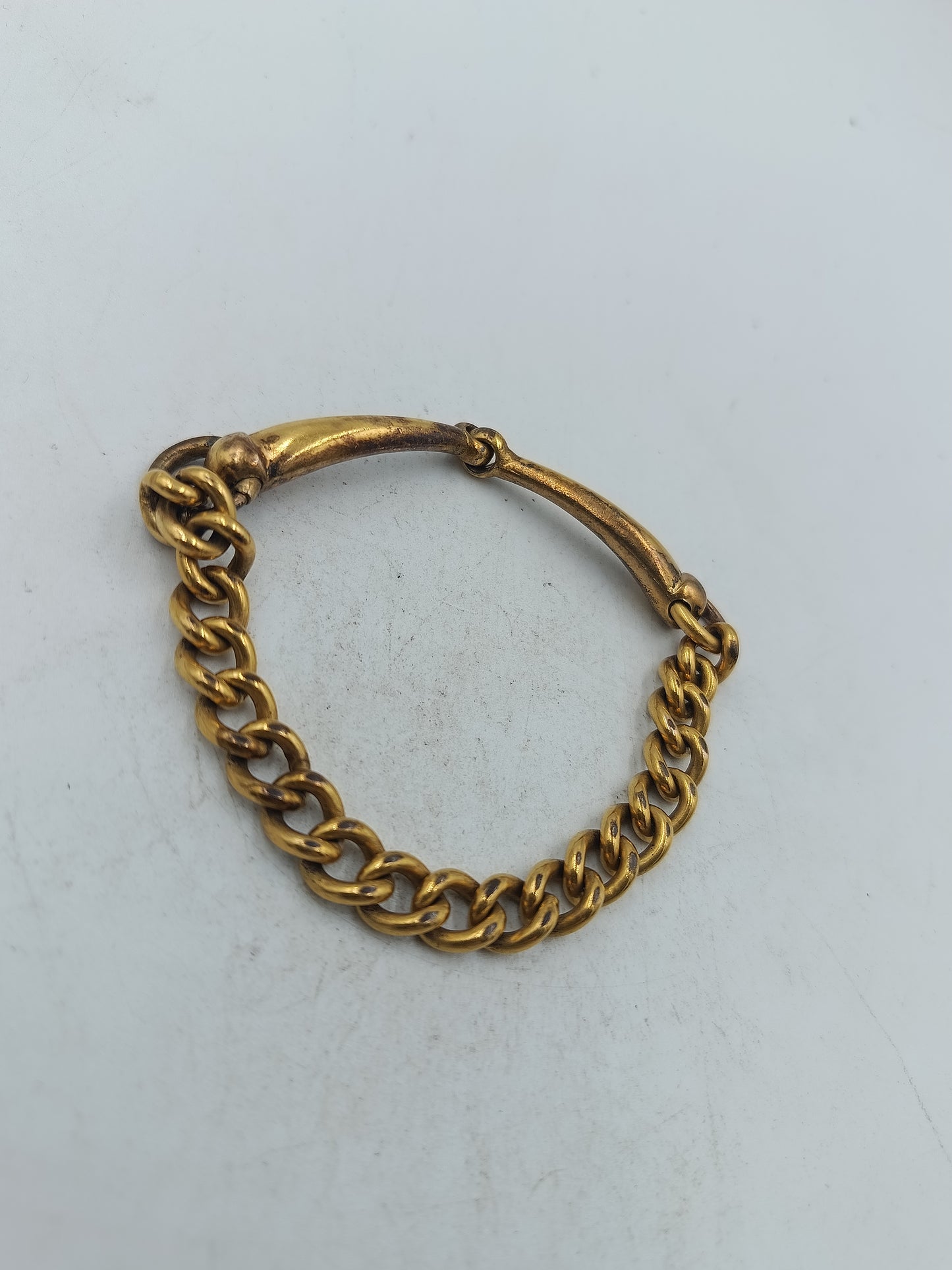 Massives Armband in Goldoptik mit kräftiger Gliederkette und klassischem Verschluss