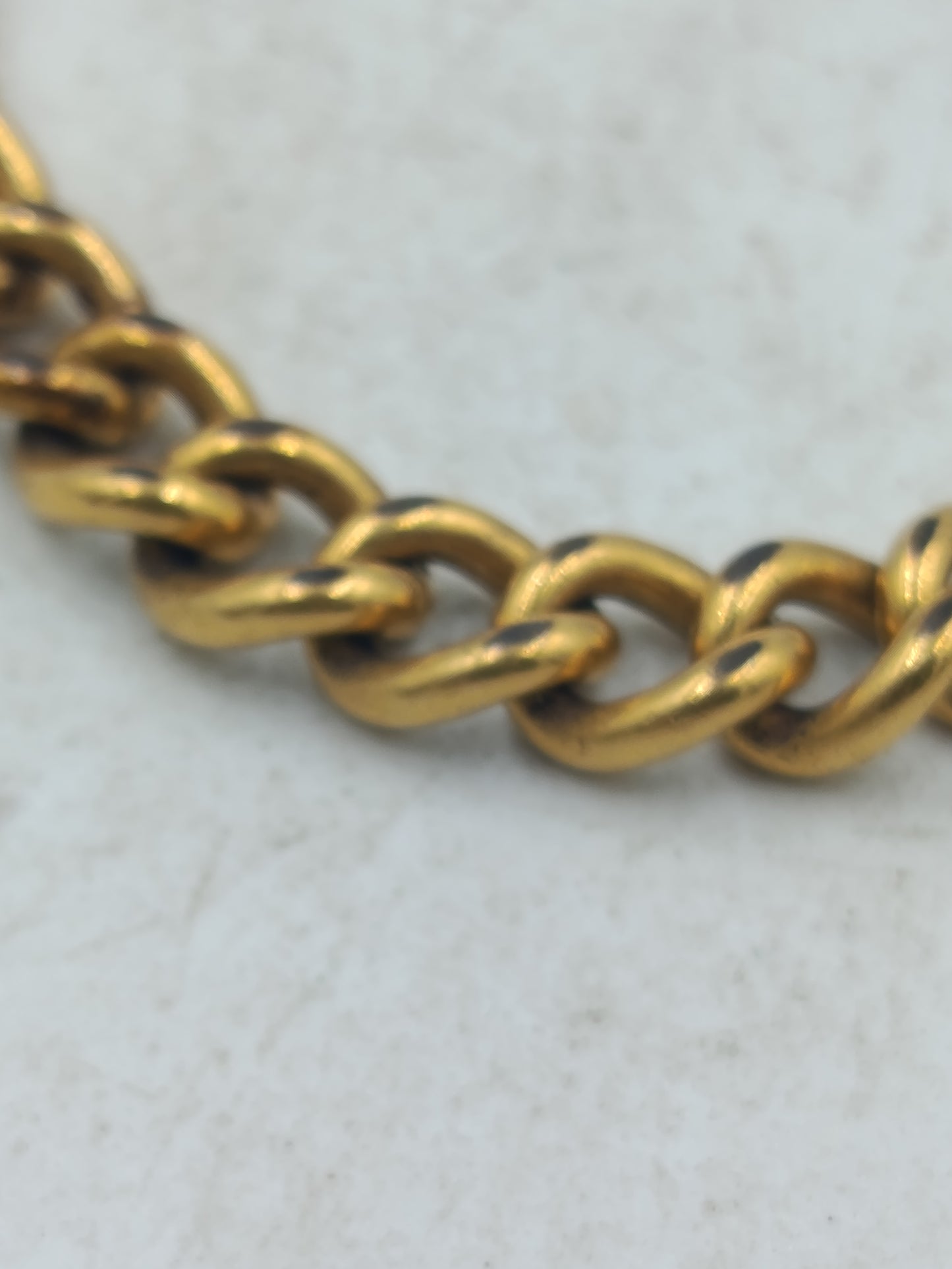 Massives Armband in Goldoptik mit kräftiger Gliederkette und klassischem Verschluss