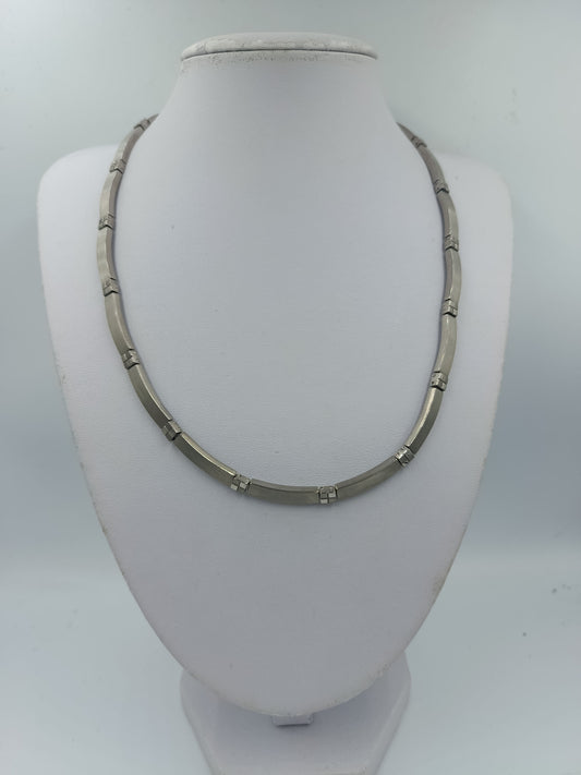 Zeitlose Halskette der Marke Boccia in matter Titanoptik