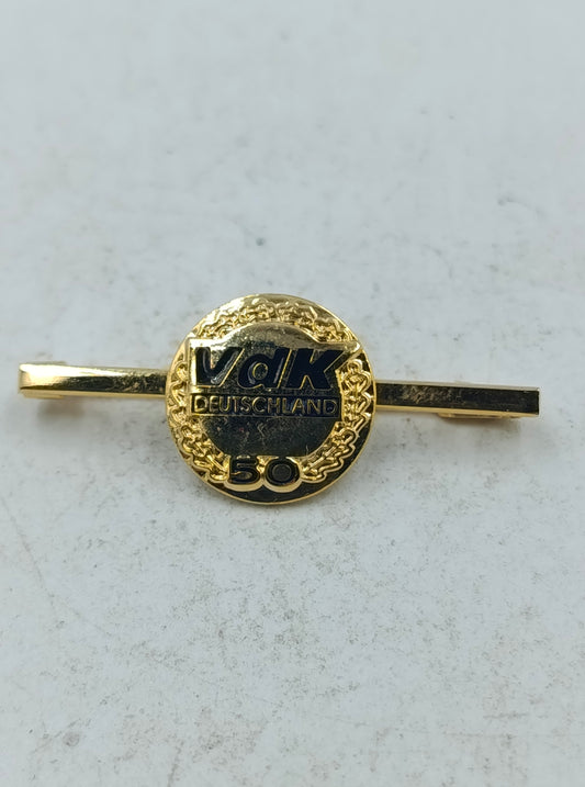 Klassische Krawattennadel Brosche VdK Deutschland Jubiläum 50 Jahre in Goldoptik