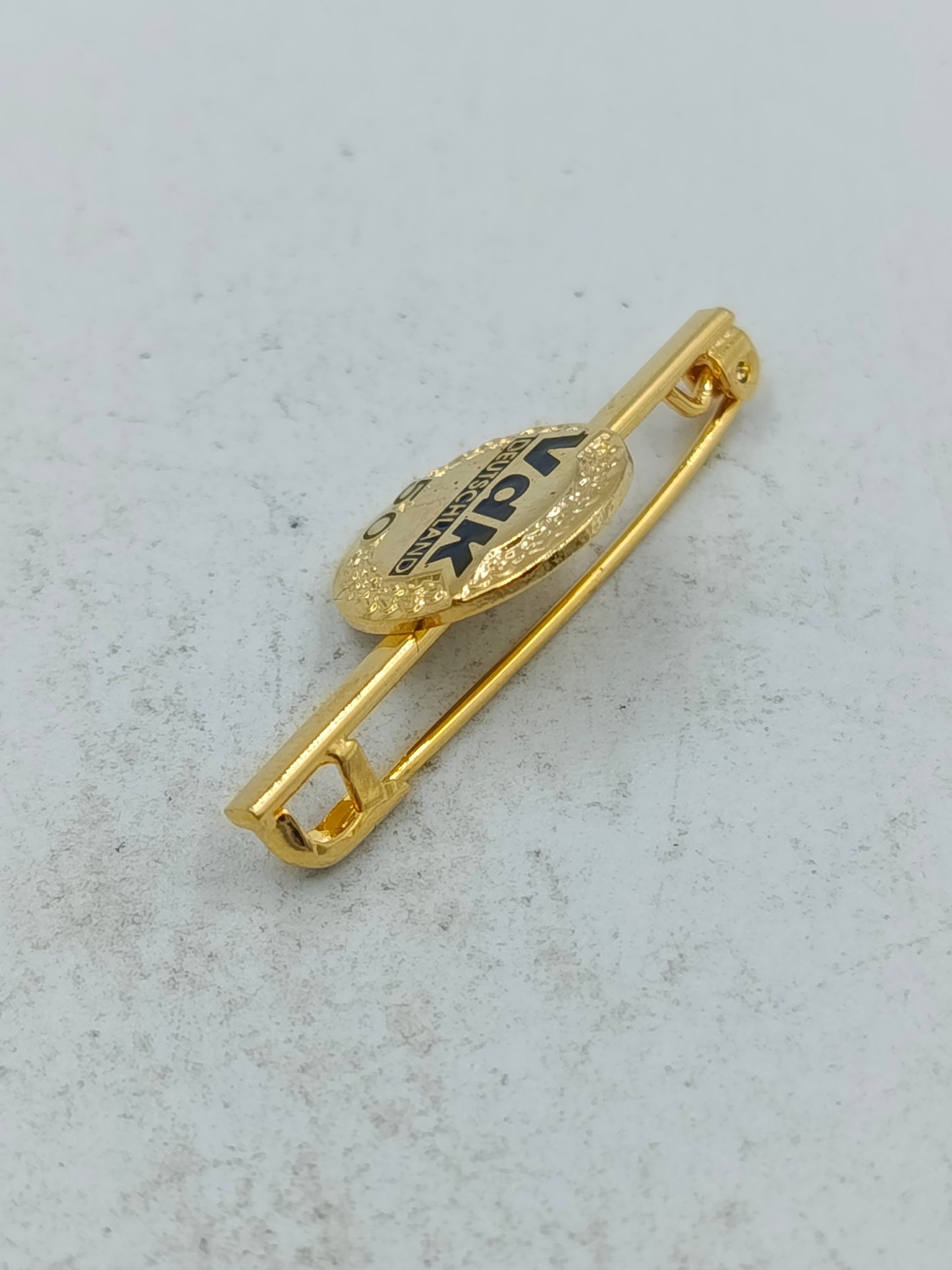 Klassische Krawattennadel Brosche VdK Deutschland Jubiläum 50 Jahre in Goldoptik