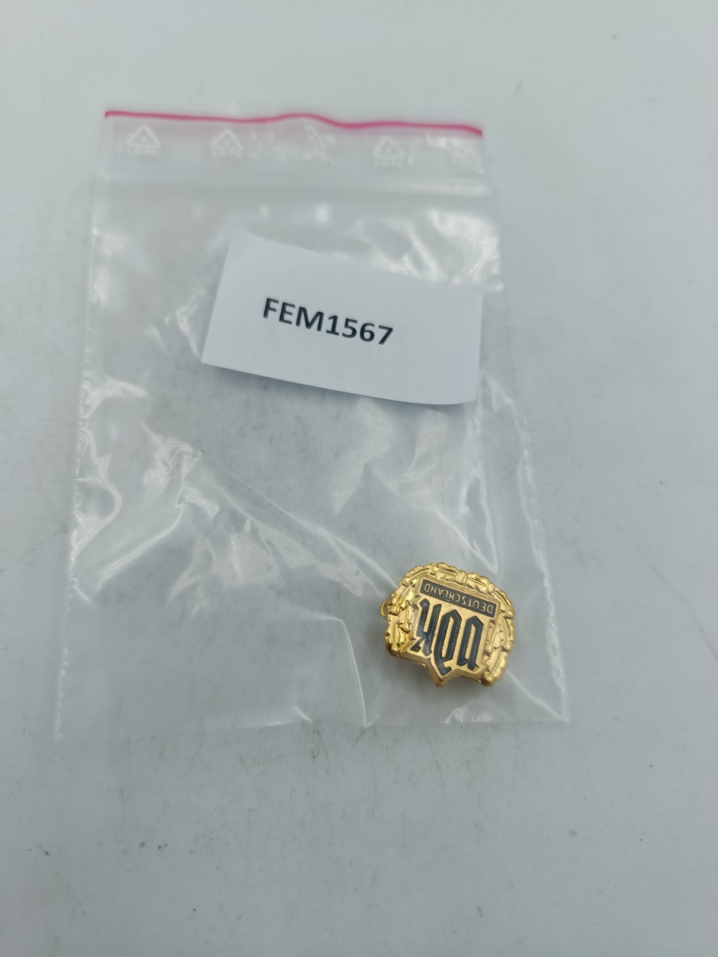 Klassische Anstecknadel Brosche VdK Deutschland in Goldoptik mit traditionellem Vereinsmotiv