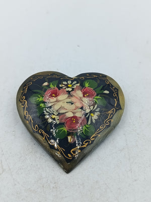 Handbemalte Herz Brosche mit floralem Motiv im romantischen Vintage Stil