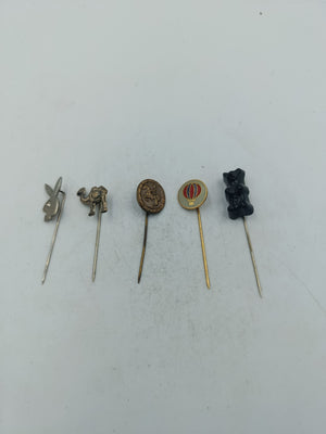 Vintage Anstecknadeln Set mit verschiedenen Motiven