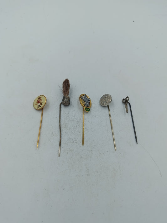 Vintage Anstecknadeln Set mit verschiedenen Motiven  Sammlerstück