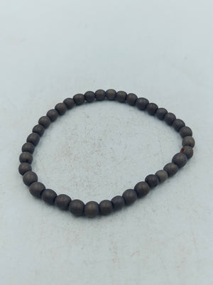 Modernes elastisches Armband aus matten grauen Perlen