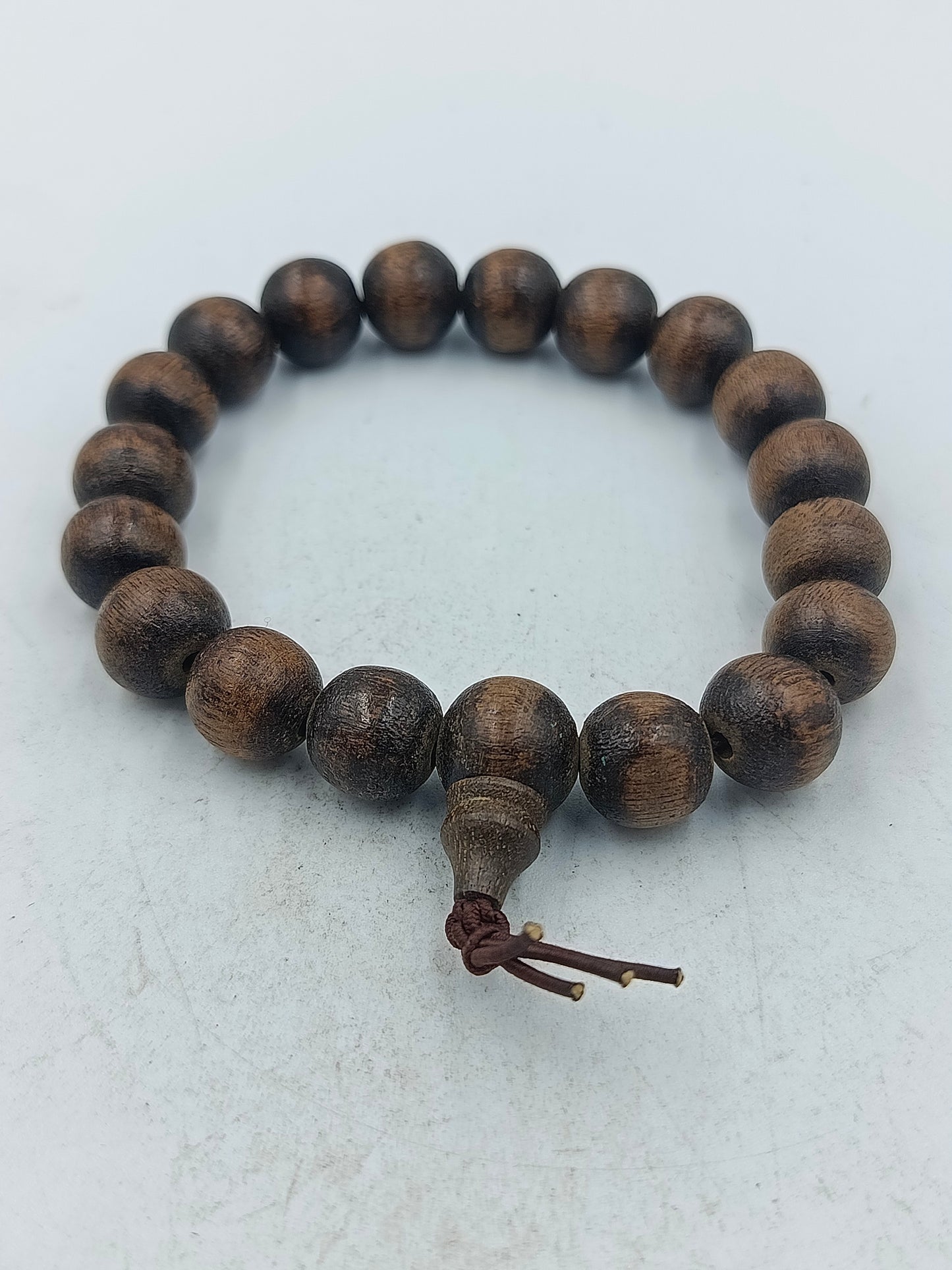 Natürliches Holzperlen Armband mit schlichter Ausstrahlung