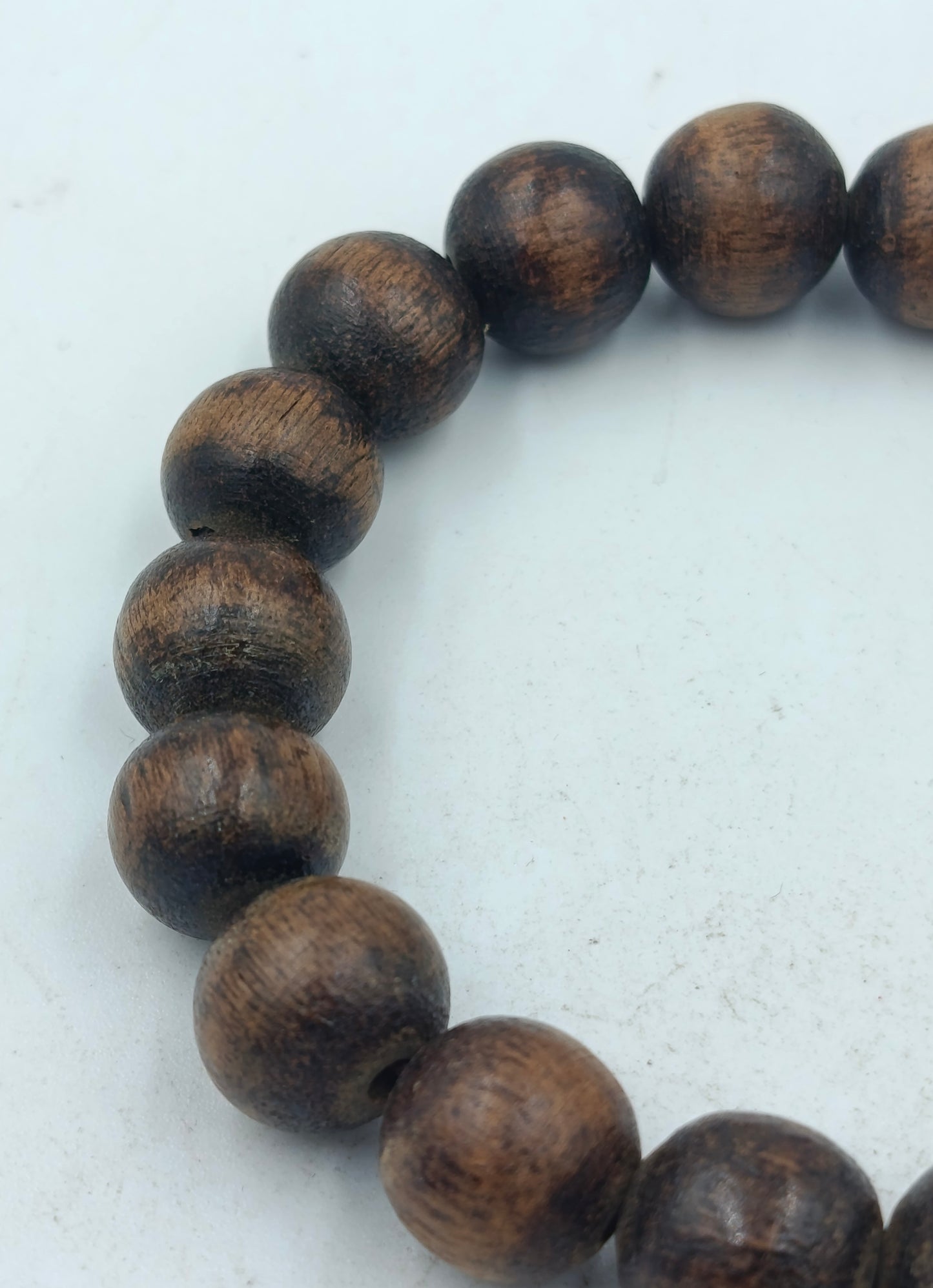 Natürliches Holzperlen Armband mit schlichter Ausstrahlung