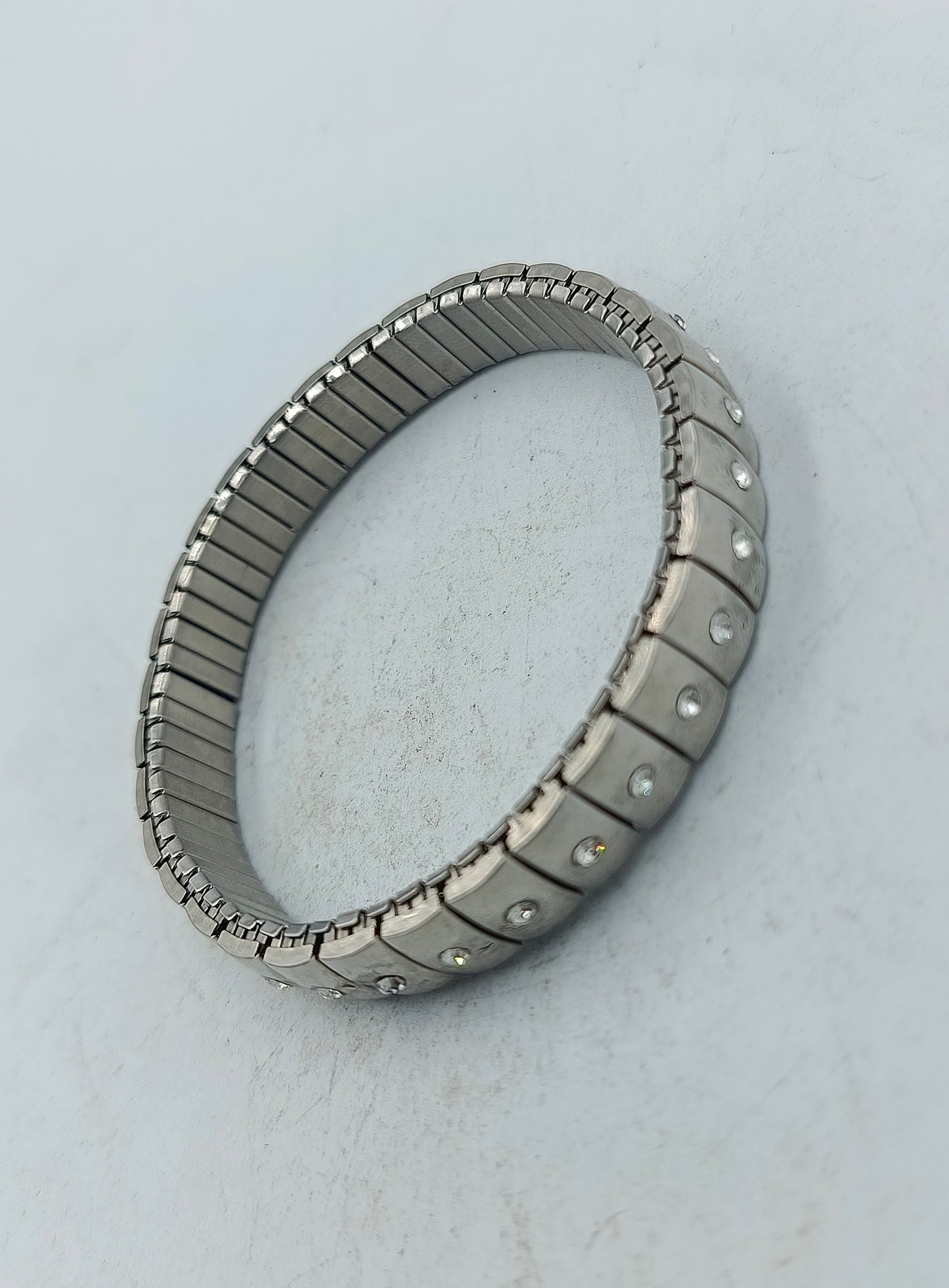 Elegantes Edelstahl Armband mit funkelnden Zirkonia Steinen