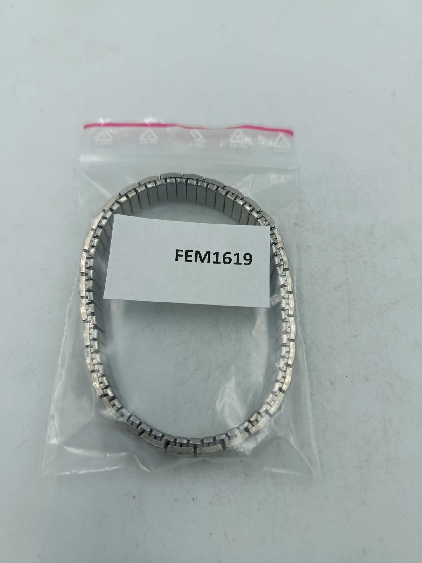 Elegantes Edelstahl Armband mit funkelnden Zirkonia Steinen