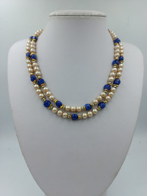Elegante doppelte Perlenkette mit blauen Akzentperlen vielseitig kombinierbar