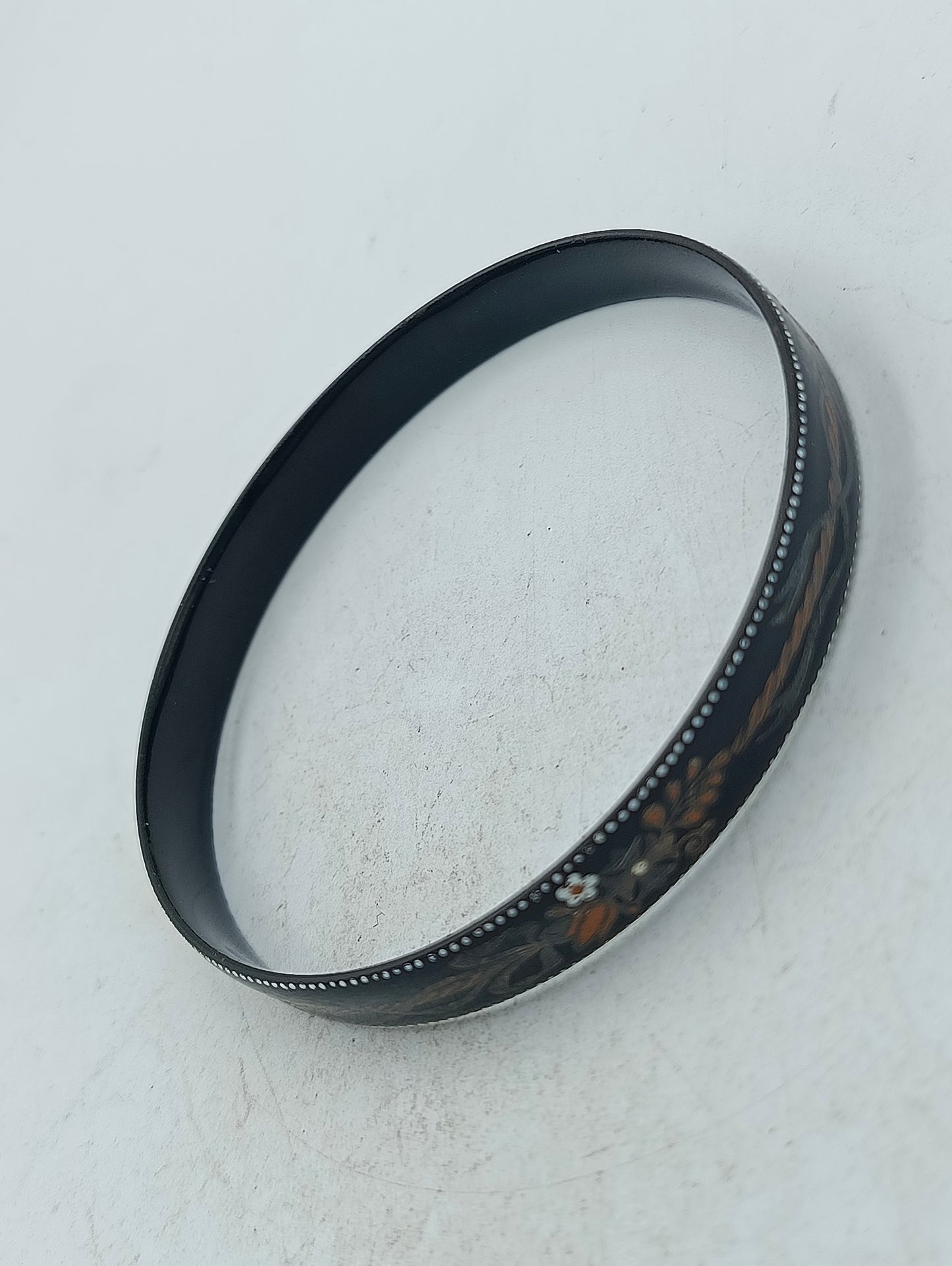 Schmaler Vintage-Armreif mit floraler Verzierung Zeitloses klassisches Design