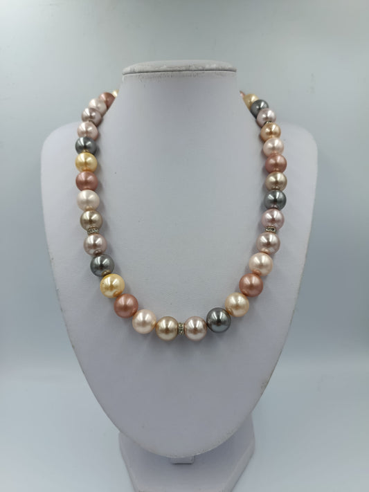 Vintage-Perlenkette: Pastell & Metall-Mix, schimmernd