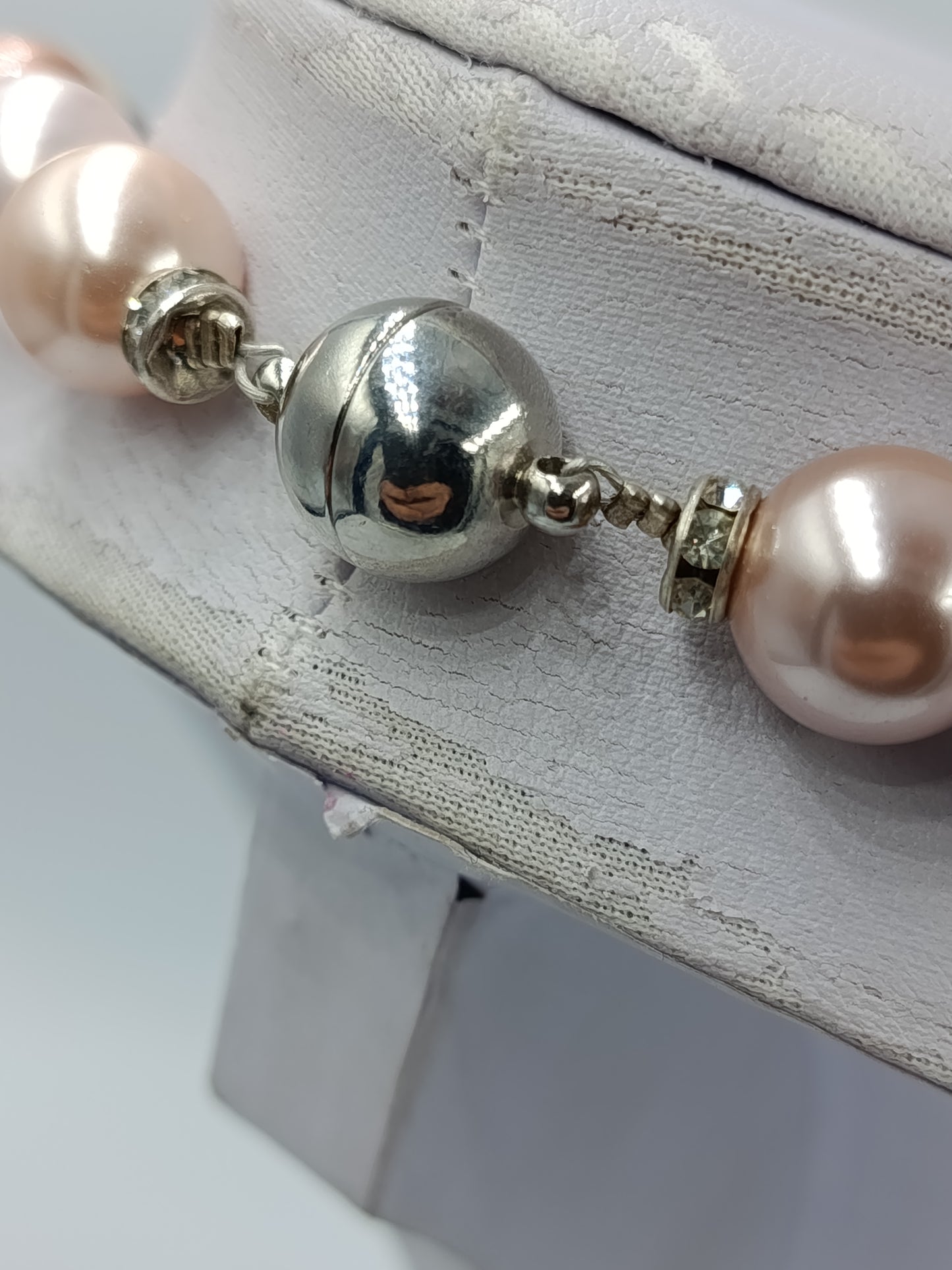 Vintage-Perlenkette: Pastell & Metall-Mix, schimmernd