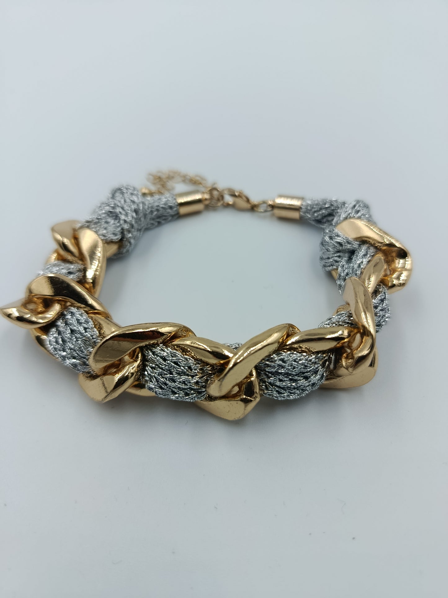 Statement-Band: Gold-Kettenglieder & Silber-Textil