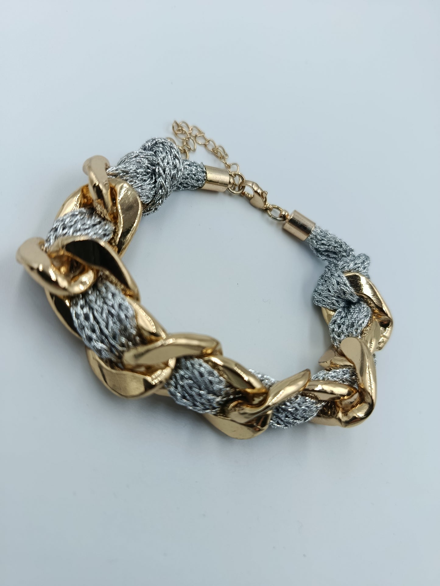Statement-Band: Gold-Kettenglieder & Silber-Textil