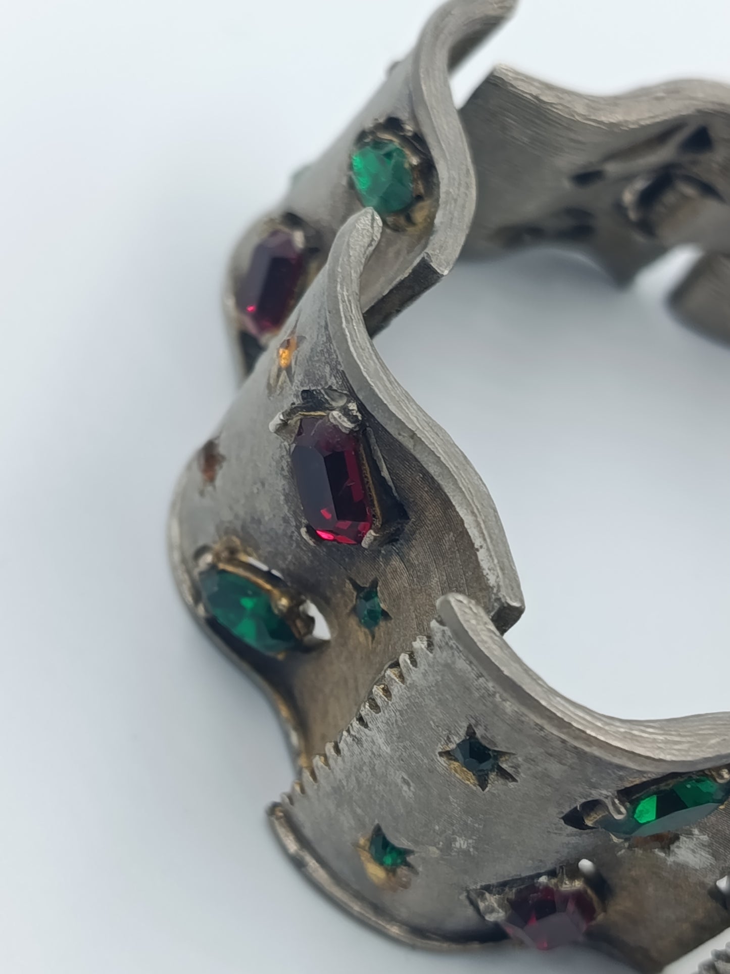 Massives Vintage Armband mit farbigen Steinen und Sternmotiven