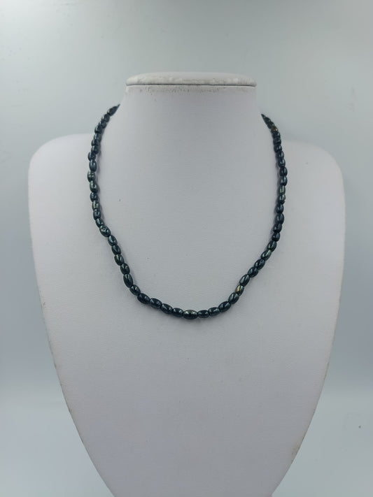 Vintage-Kette: Dunkelgraue Perlen & Magnetverschluss