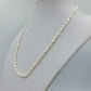 Zarte Perlenkette in Creme mit natürlicher Barockform und klassischem Design
