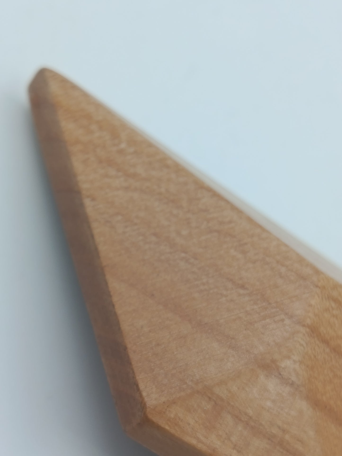 Vintage Brosche aus Holz in geometrischer Form handgearbeitet