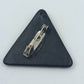 Geometrische Vintage Brosche in Schwarz mit goldenen Linien im Art Déco Stil