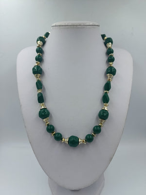 Vintage-Kette: Grüne Steine & Gold-Zwischenelemente