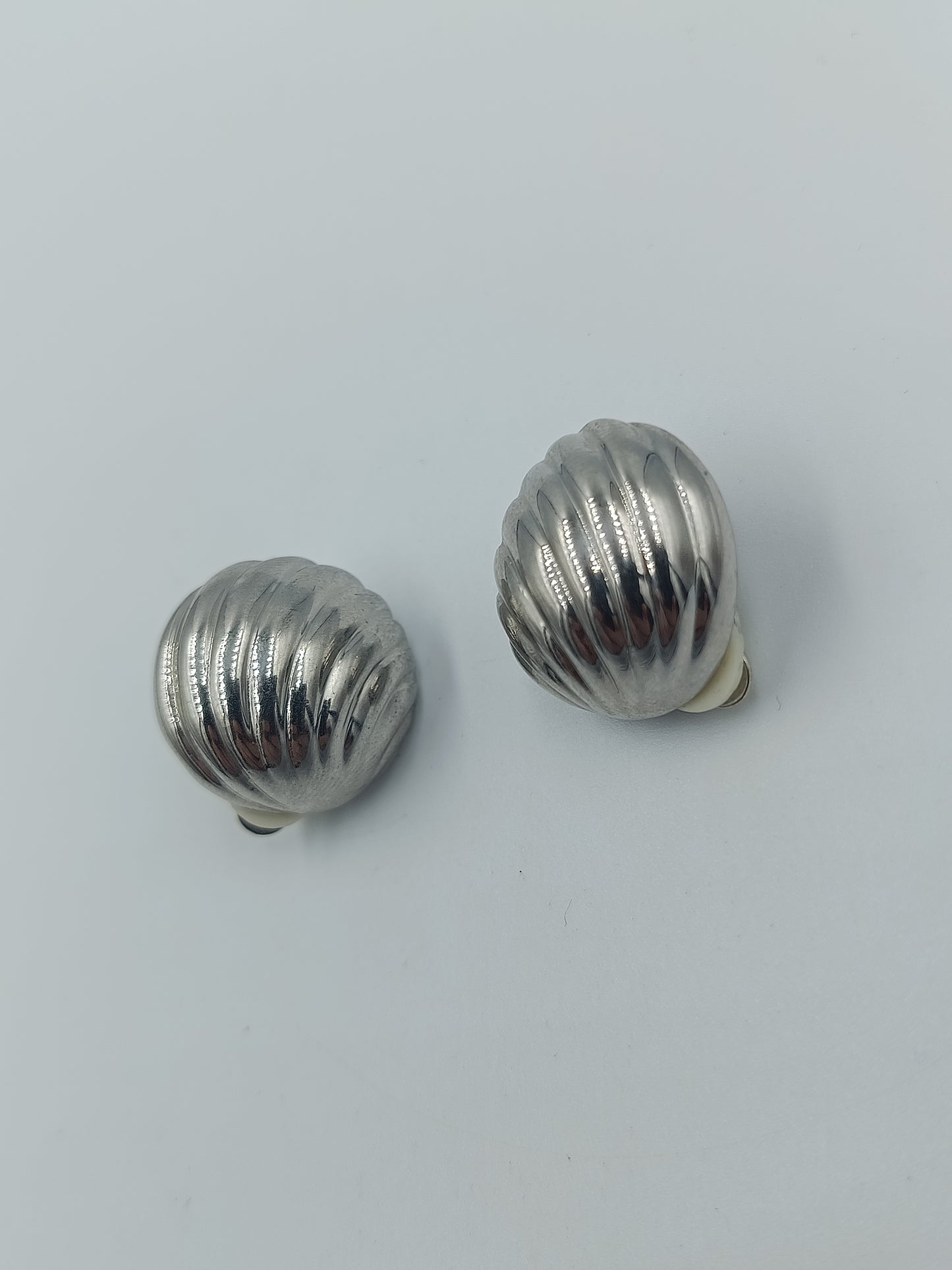 Vintage Clip Ohrringe Muschel Design silberfarben klassische Ohrclips