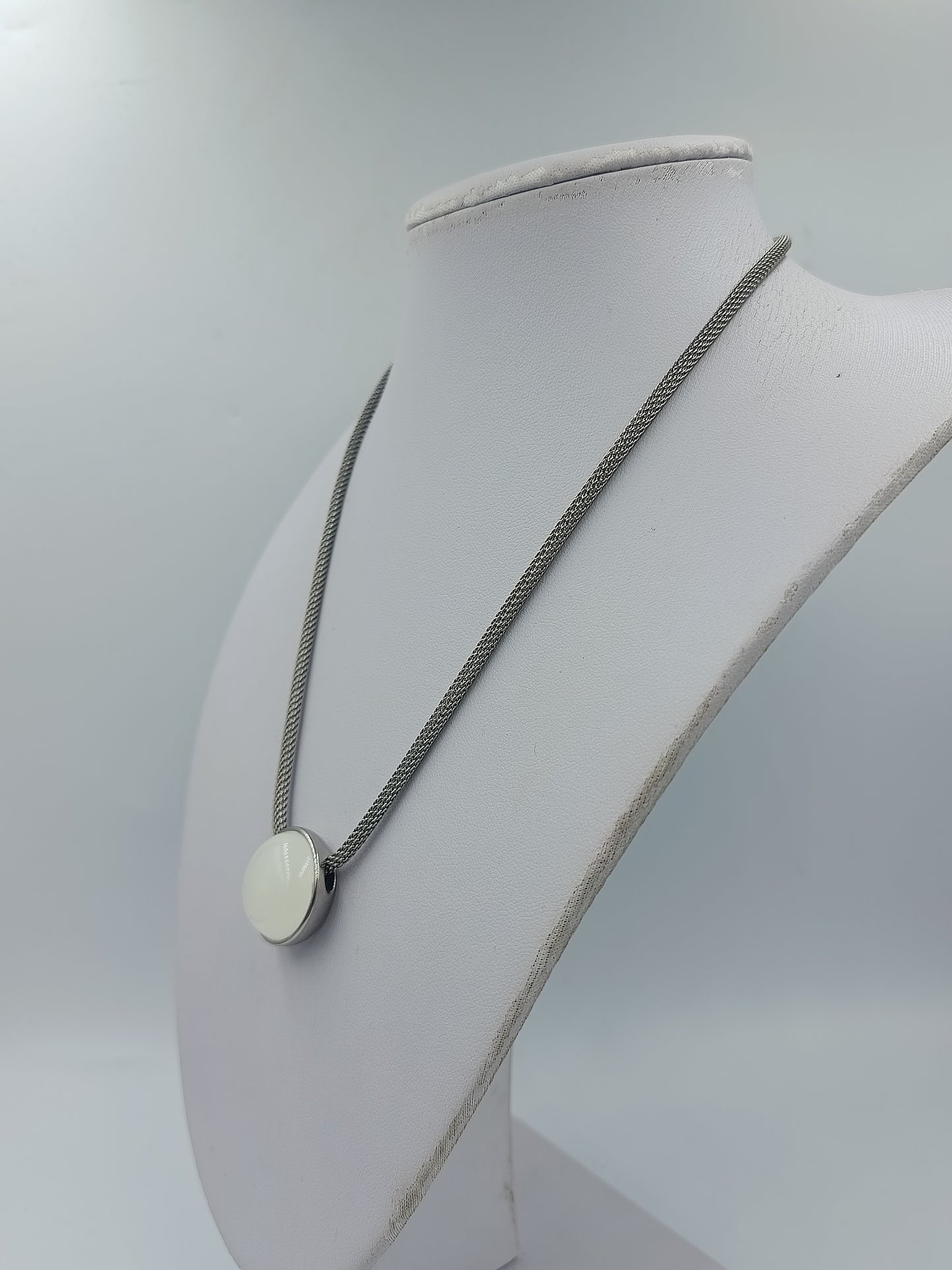 Skagen Halskette mit rundem Anhänger silberfarben minimalistisches Design