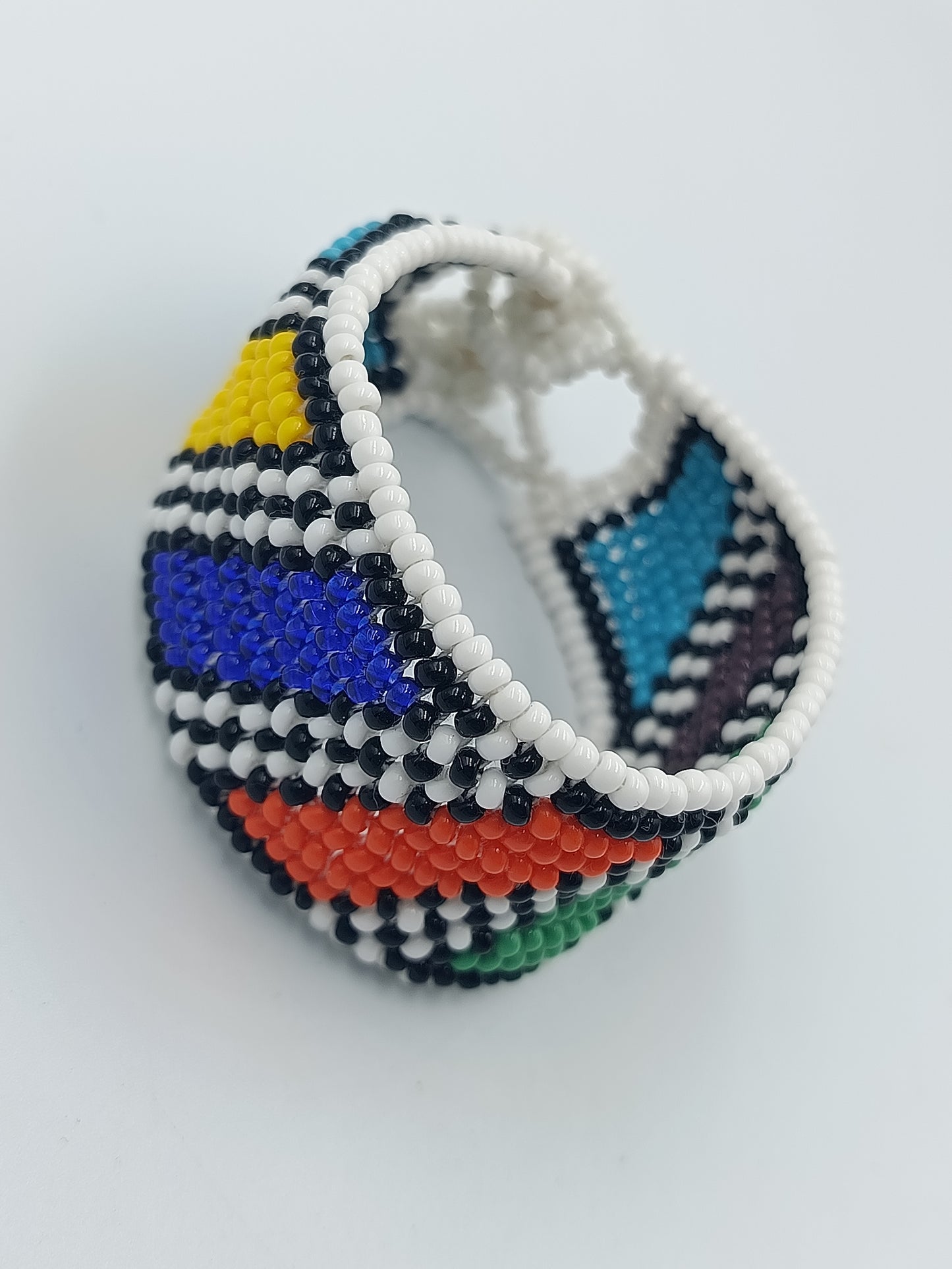 Handgefertigtes Perlenarmband buntes Ethno Muster Boho Style