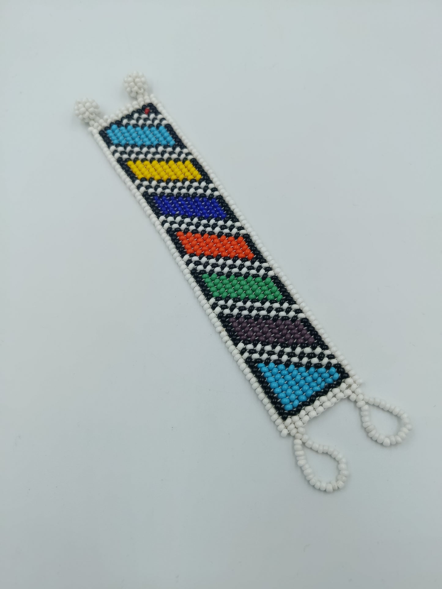 Handgefertigtes Perlenarmband buntes Ethno Muster Boho Style