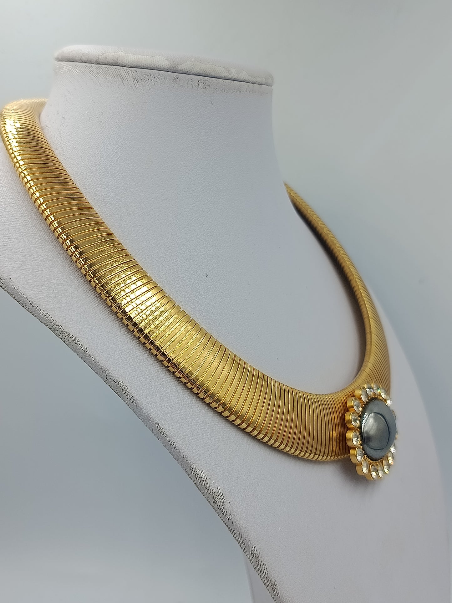 Statement Collier Goldfarben mit Strass und Cabochon Anhänger