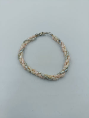 Vintage Armband mit mehrreihigen Süßwasserperlen in zarten Pastelltönen