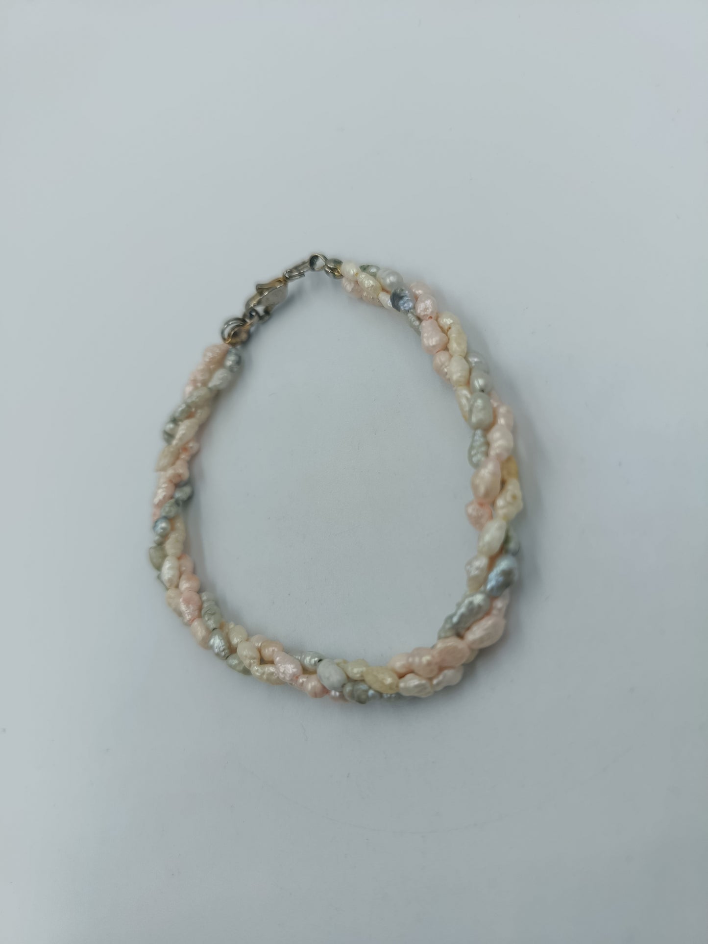Vintage Armband mit mehrreihigen Süßwasserperlen in zarten Pastelltönen