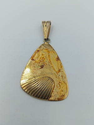 Vintage Anhänger GES. GESCH. vergoldet mit Muschelmotiv