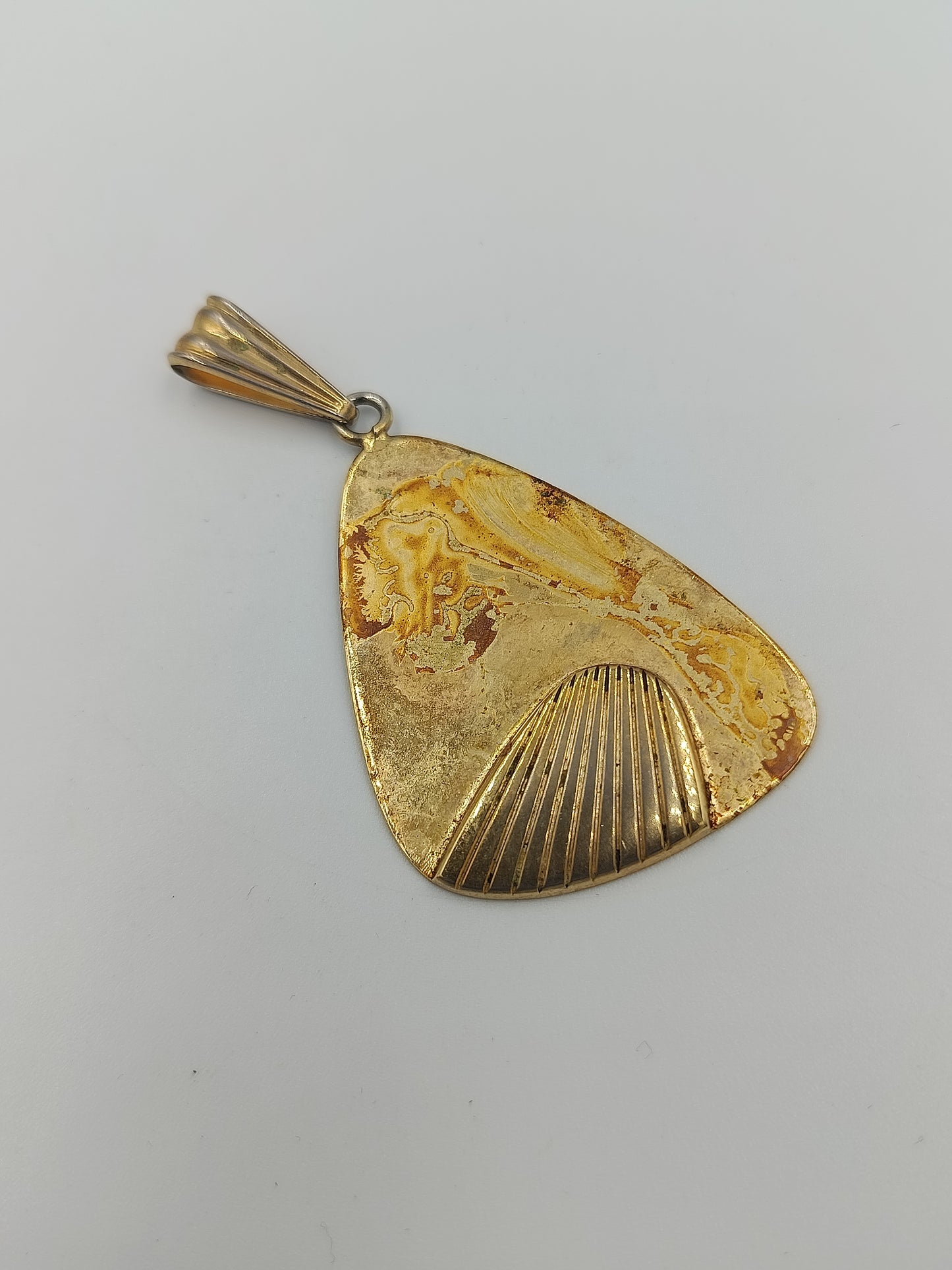 Vintage Anhänger GES. GESCH. vergoldet mit Muschelmotiv