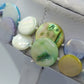 Lange Halskette mit schimmernden Perlmutt Scheiben in Pastellfarben