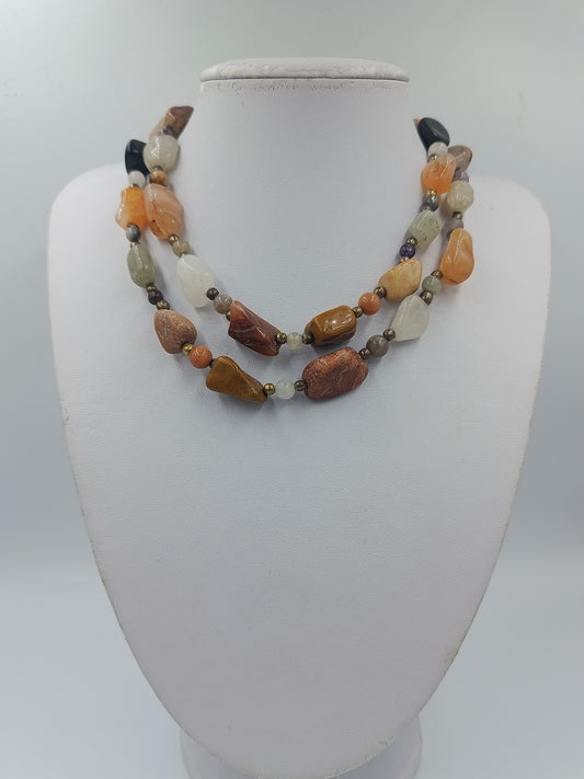 2-reihige Naturstein-Kette: Bunte Edelstein-Nuggets & Goldakzente
