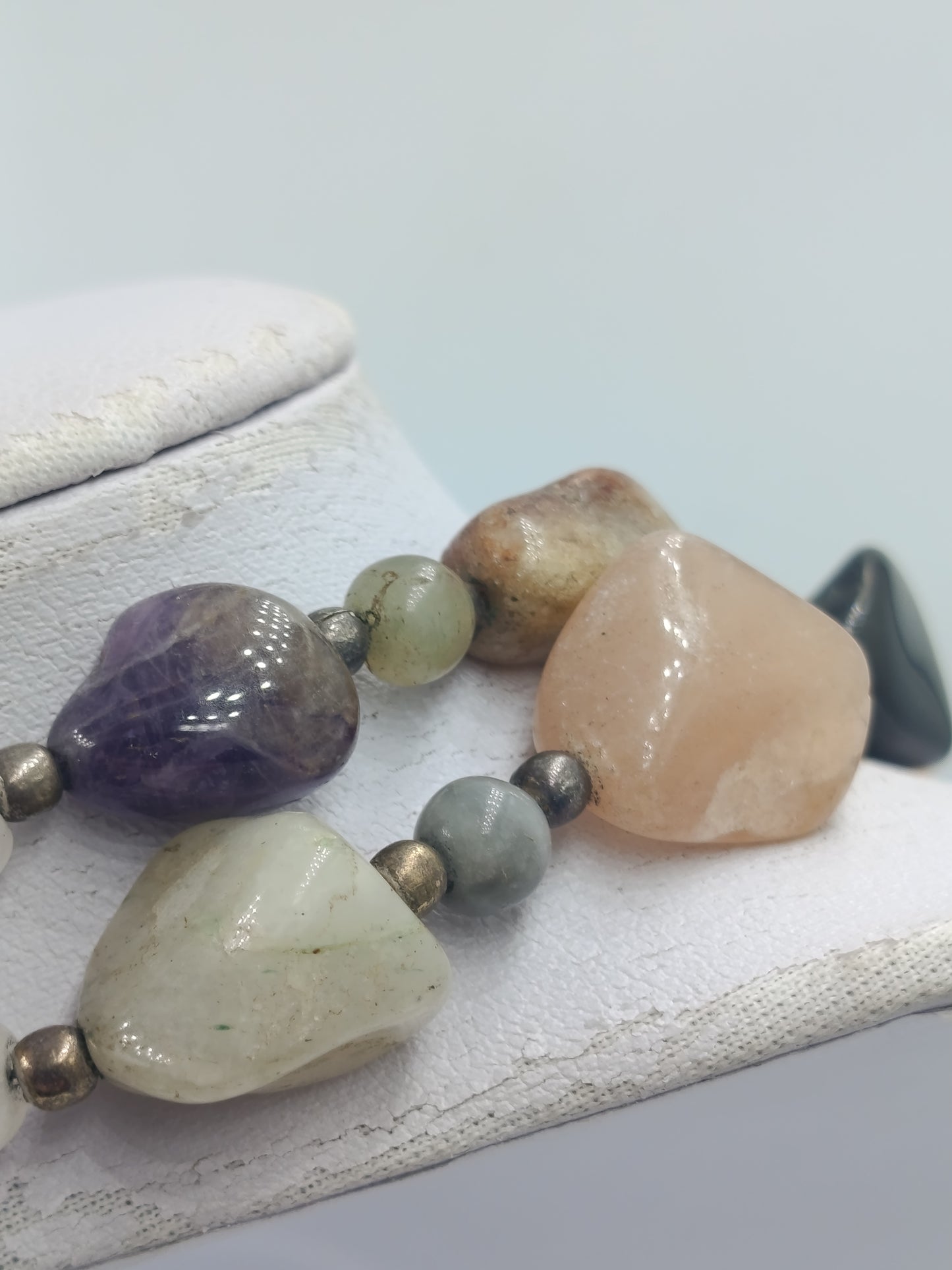 2-reihige Naturstein-Kette: Bunte Edelstein-Nuggets & Goldakzente