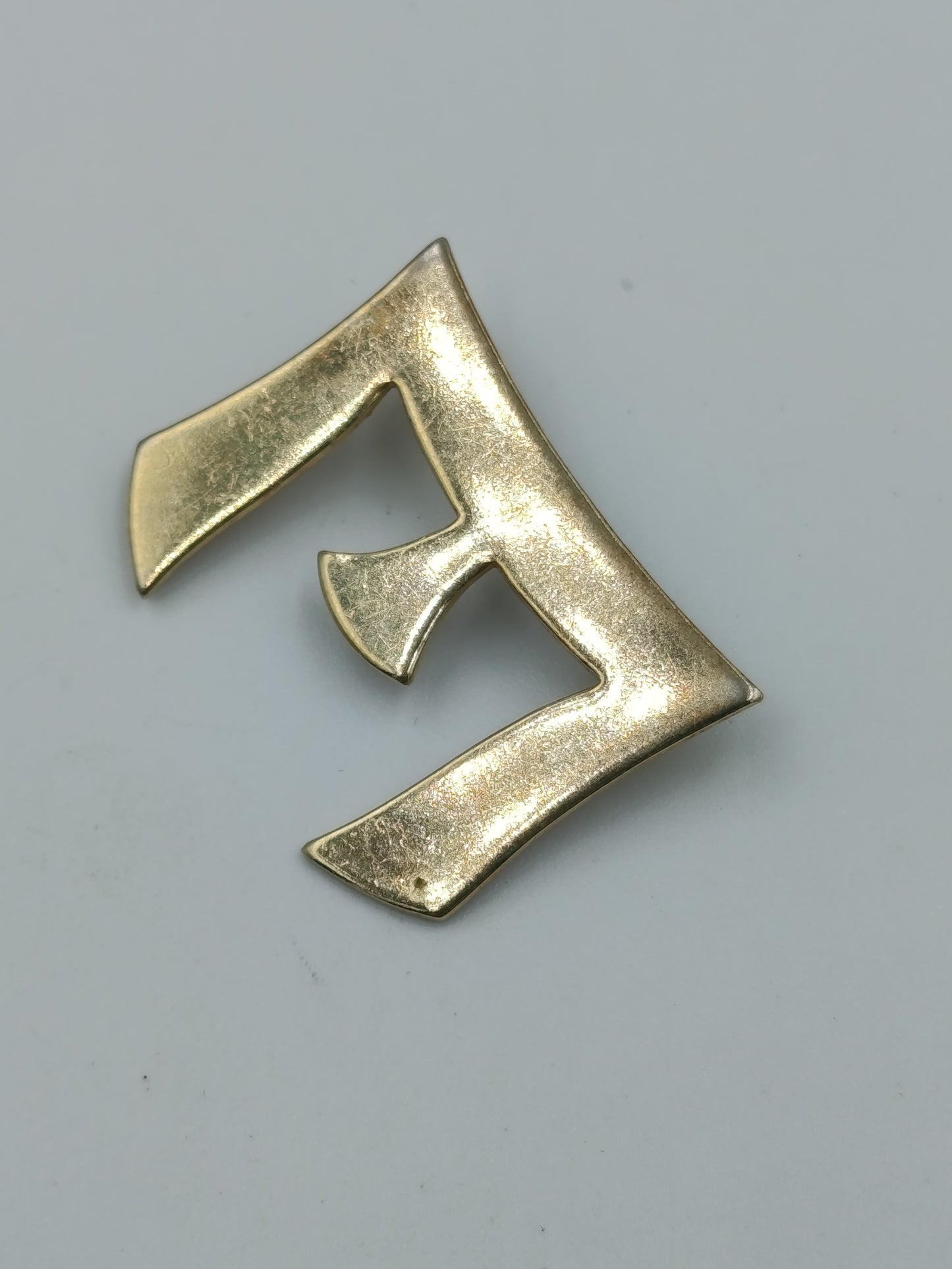 Vintage Brosche Buchstabe E in Goldoptik schlichtes Monogramm Design