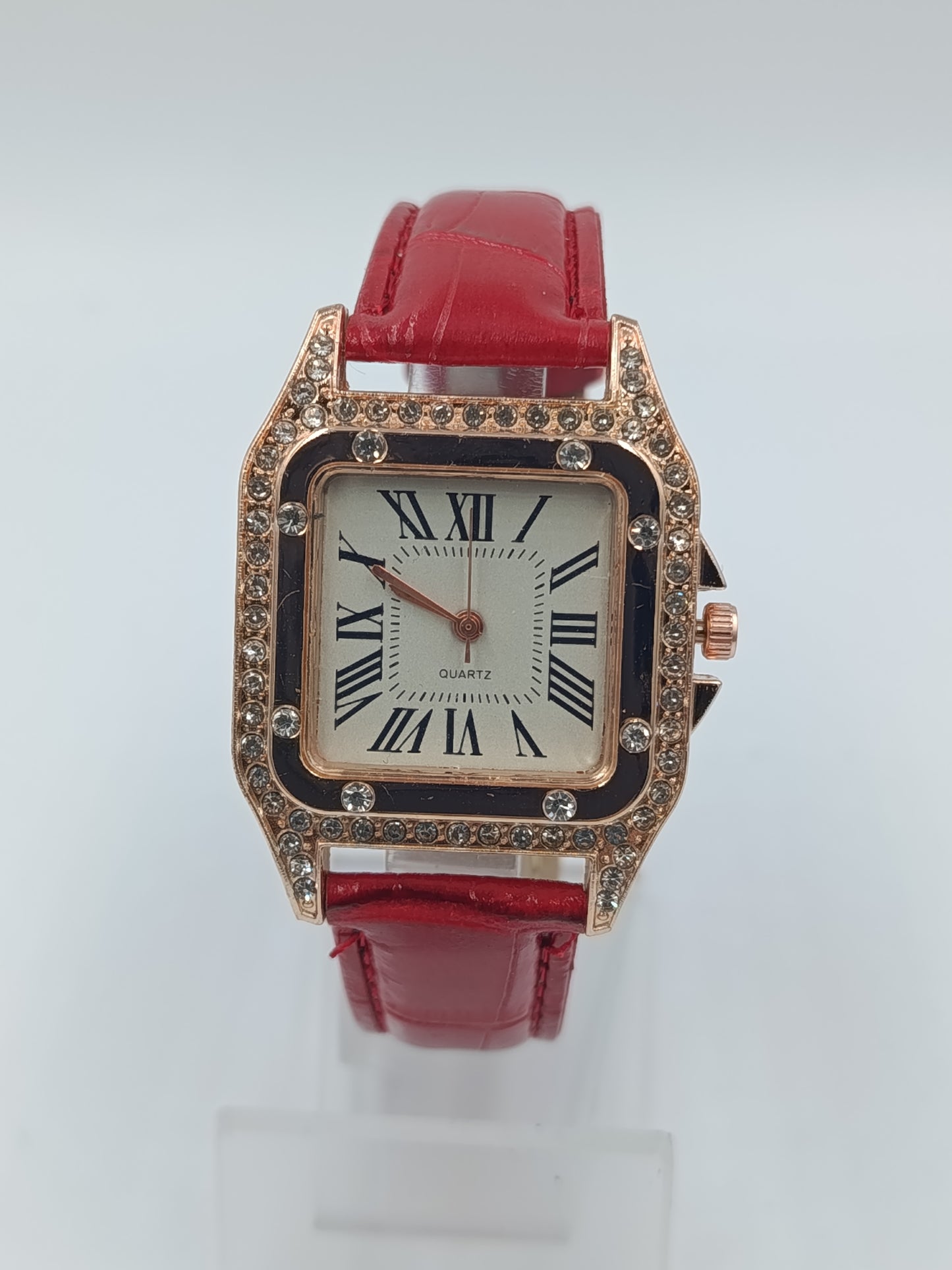 Roségold-Damenuhr mit Strass & rotem Lederarmband
