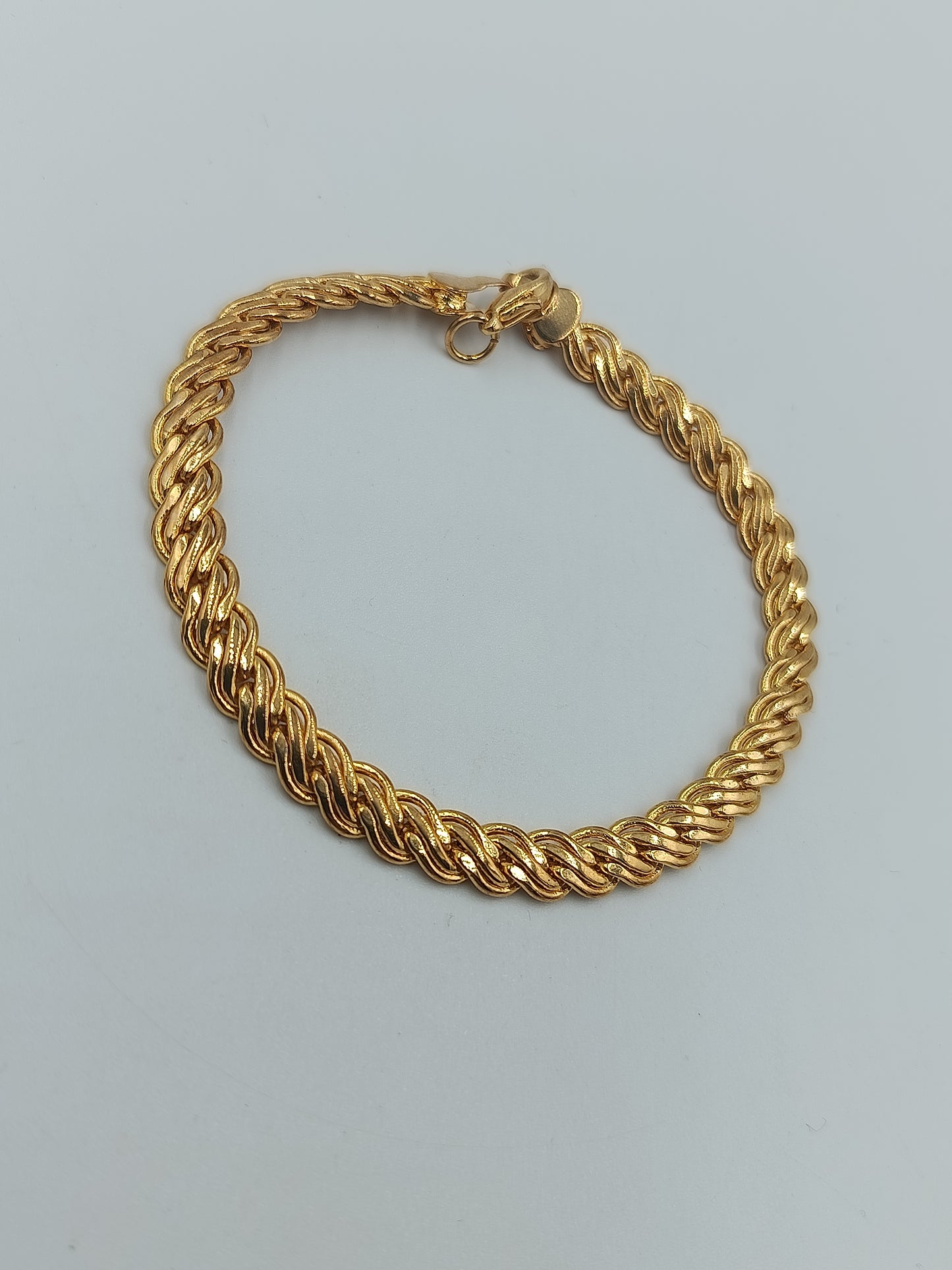 Klassisches Armband in Goldoptik mit gedrehter Gliederstruktur 20 cm