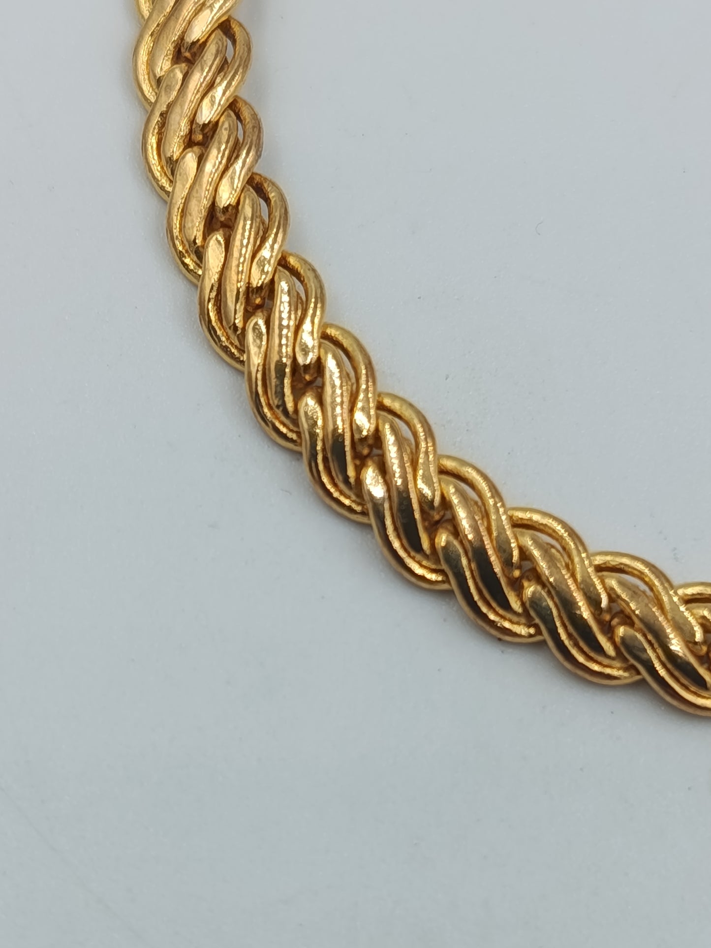 Klassisches Armband in Goldoptik mit gedrehter Gliederstruktur 20 cm