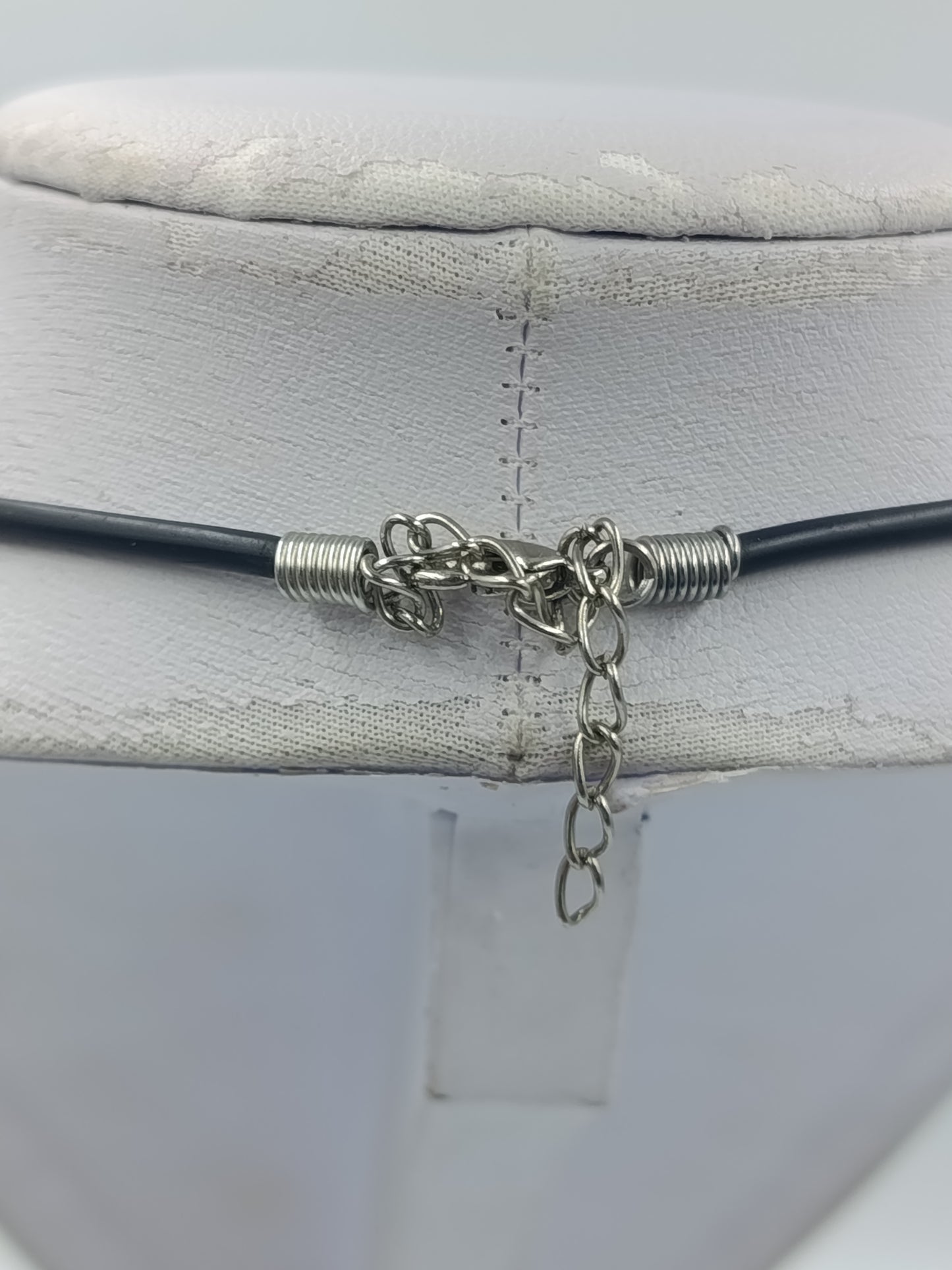 Moderne Kette Goldoptik & Schwarz – Flexibles Band mit Tropfen