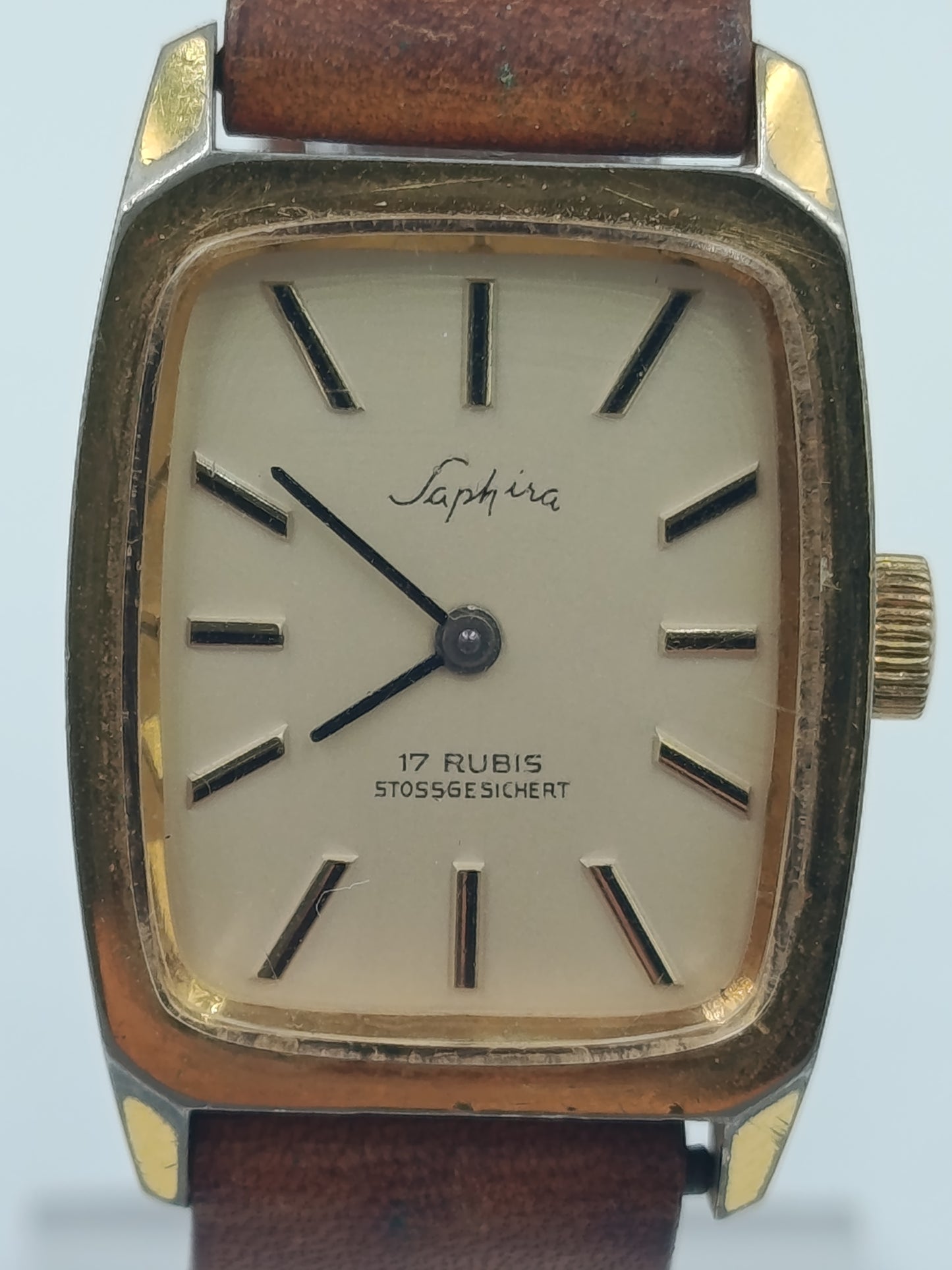 Elegante  Klassische Vintage Armbanduhr Saphira mit braunem Lederband