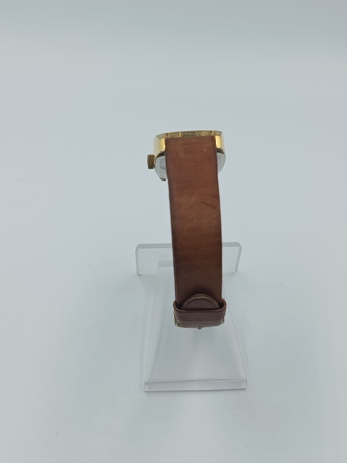 Elegante  Klassische Vintage Armbanduhr Saphira mit braunem Lederband