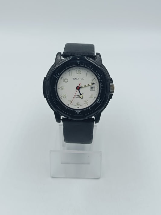 Sportliche Armbanduhr Benetton mit schwarzem Gehäuse und Datumsanzeige