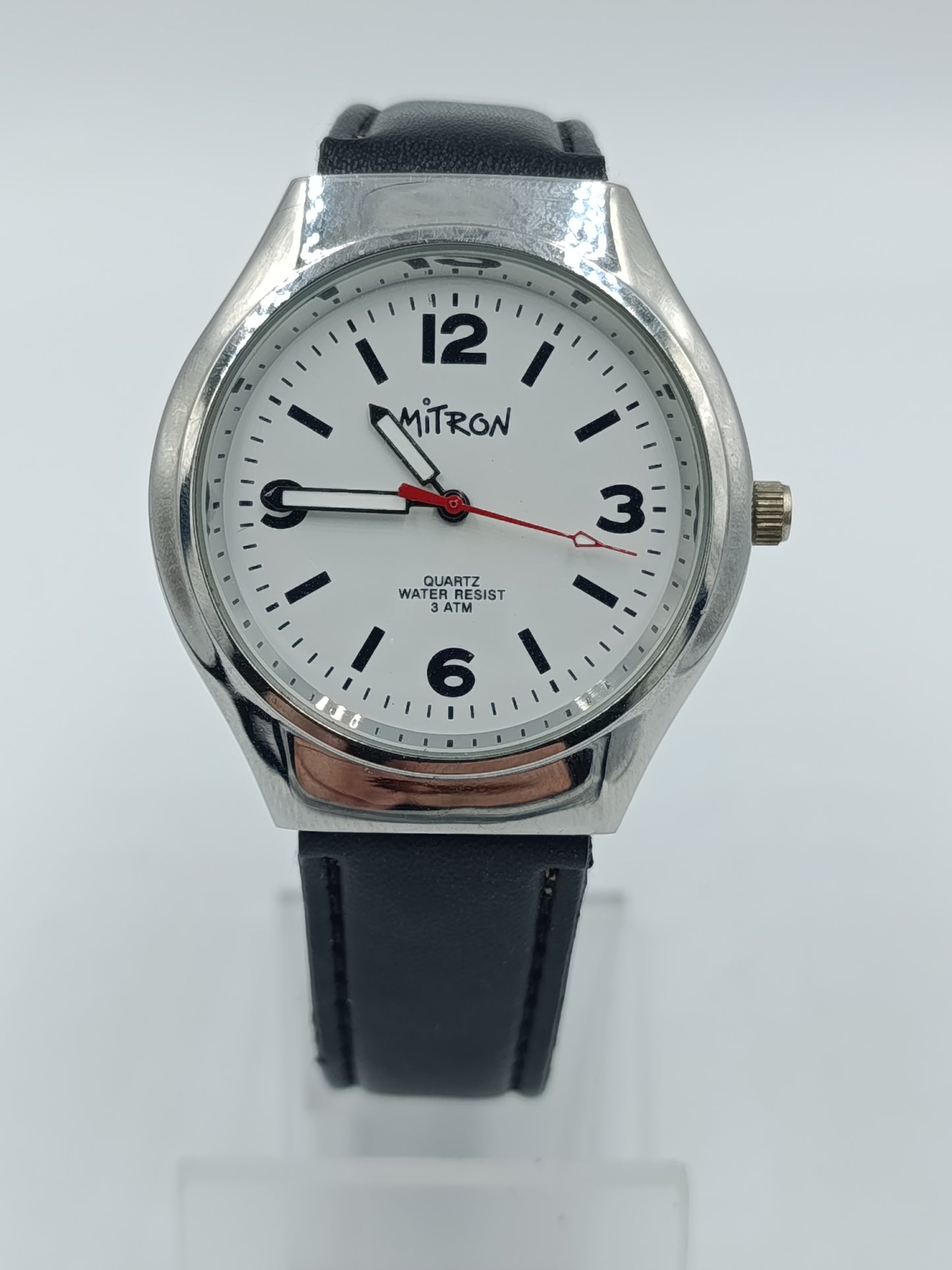 Mitron Quarz Armbanduhr mit schwarzem Lederband Water Resist 3 ATM