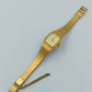 Adec Damen Quarz Armbanduhr in Goldoptik mit flexiblem Metallarmband