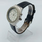 DMQ Damen Armbanduhr mit Strasslünette Multifunktionsoptik Lederarmband